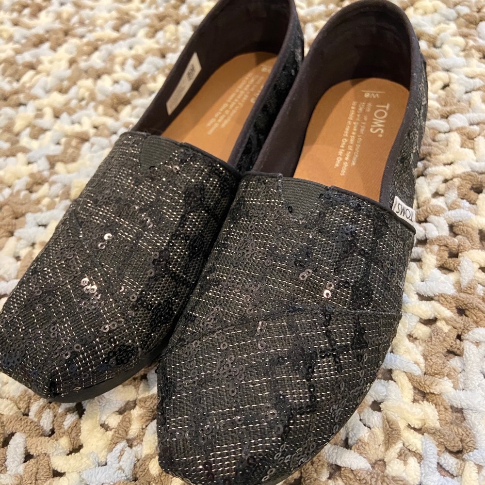 BNWOB TOMS Black Sequined Size 8